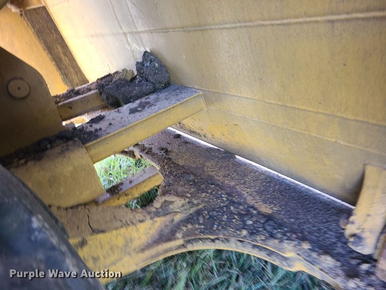 image for item LJ9299 1989 Caterpillar 615C  elevating scraper