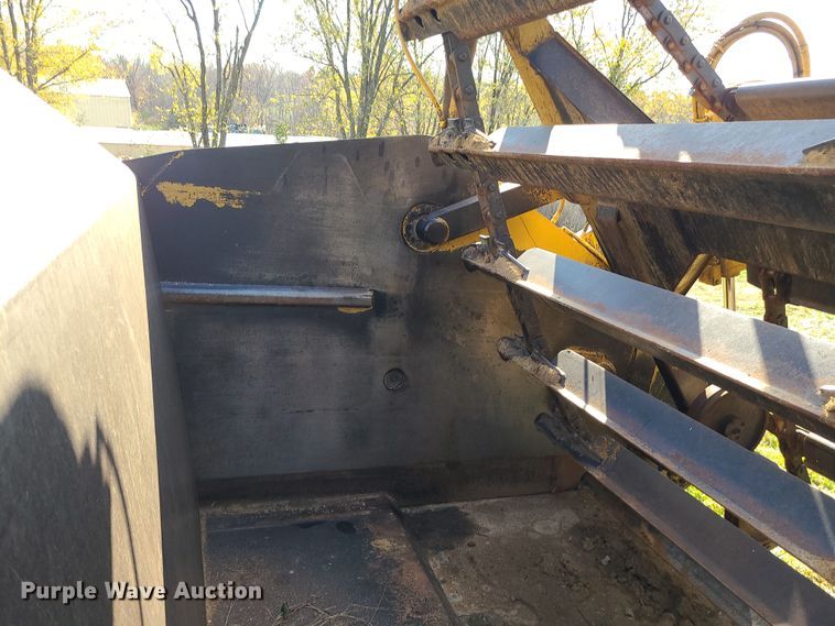 image for item LJ9299 1989 Caterpillar 615C  elevating scraper