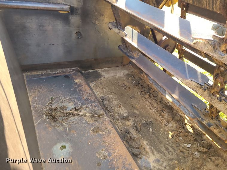 image for item LJ9299 1989 Caterpillar 615C  elevating scraper