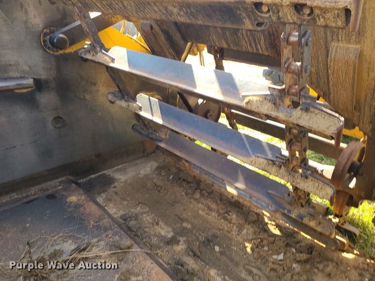 image for item LJ9299 1989 Caterpillar 615C  elevating scraper