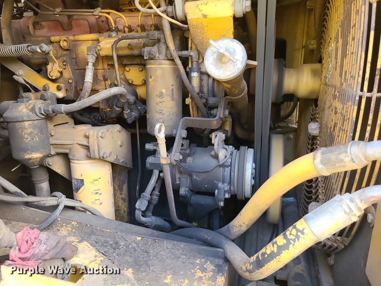 image for item LJ9299 1989 Caterpillar 615C  elevating scraper