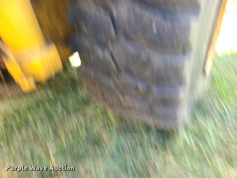 image for item LJ9299 1989 Caterpillar 615C  elevating scraper