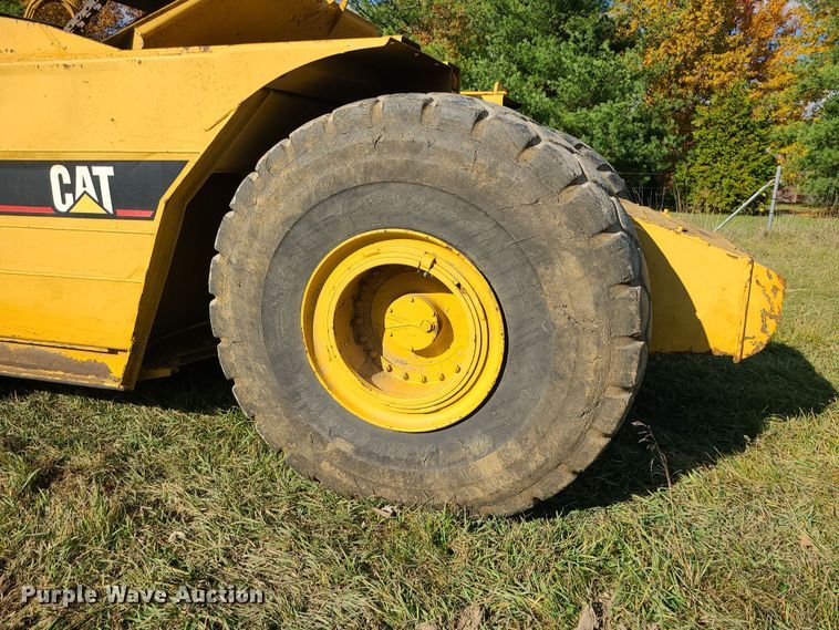 image for item LJ9299 1989 Caterpillar 615C  elevating scraper