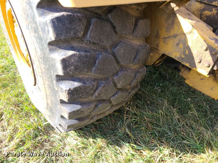 image for item LJ9299 1989 Caterpillar 615C  elevating scraper