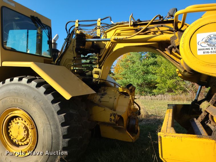 image for item LJ9300 2006 Caterpillar 615C Series II  elevating scraper