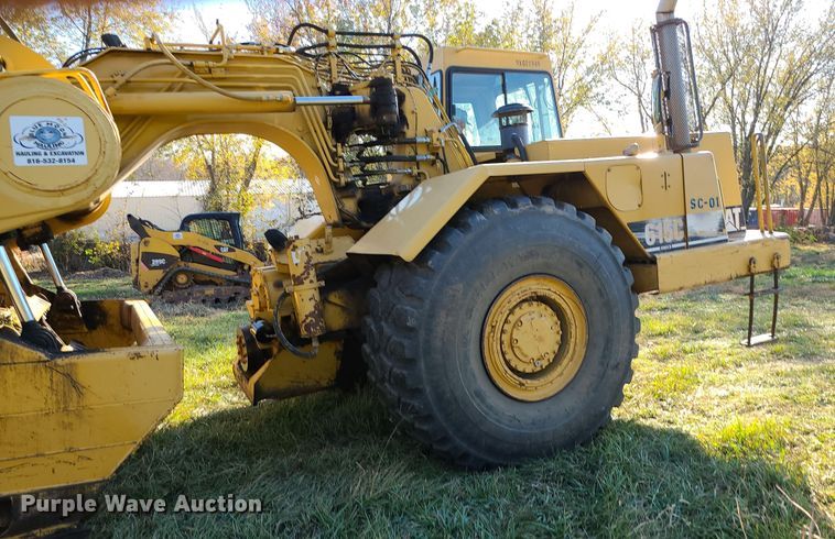 image for item LJ9300 2006 Caterpillar 615C Series II  elevating scraper