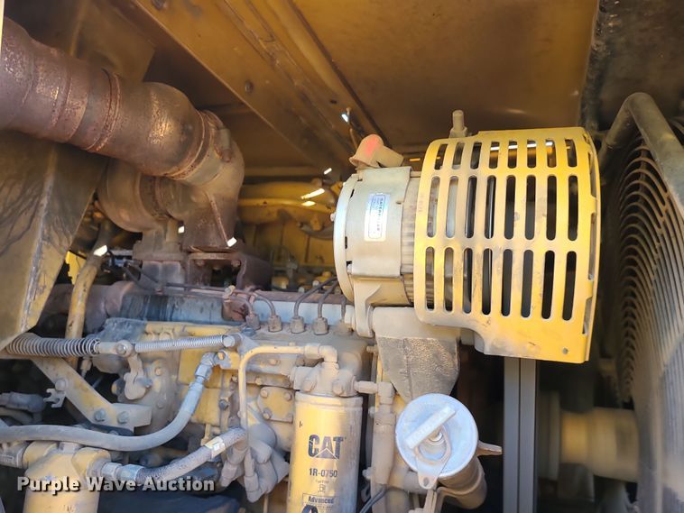 image for item LJ9300 2006 Caterpillar 615C Series II  elevating scraper