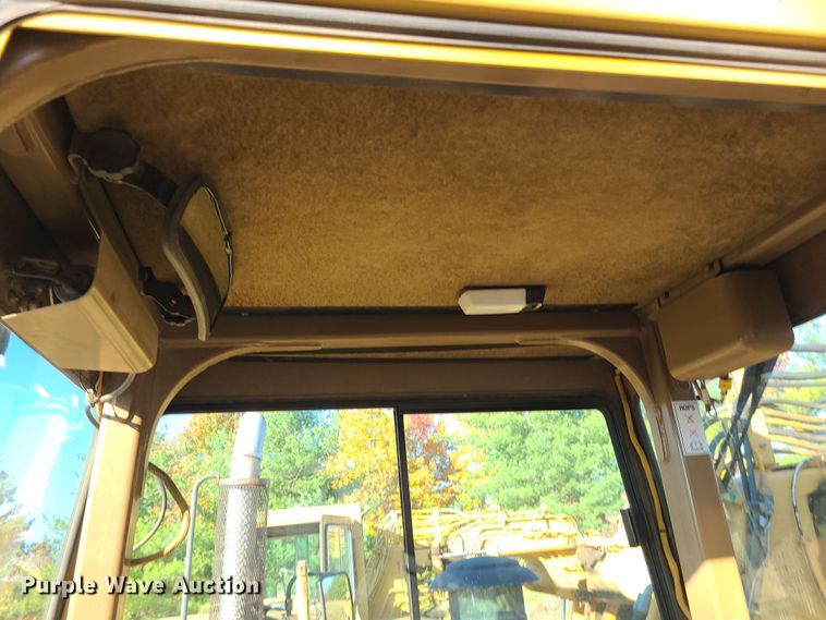 image for item LJ9300 2006 Caterpillar 615C Series II  elevating scraper