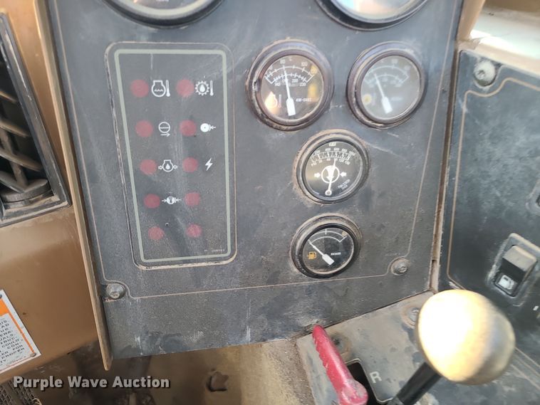 image for item LJ9300 2006 Caterpillar 615C Series II  elevating scraper