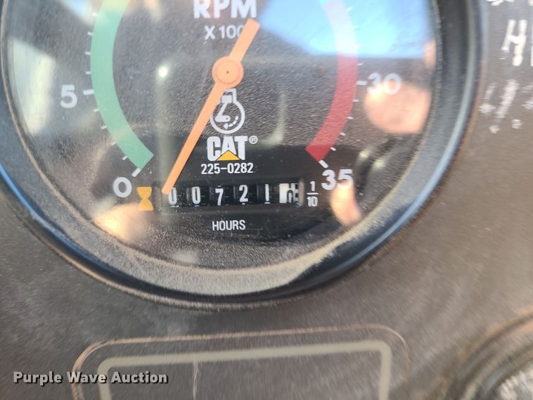 image for item LJ9300 2006 Caterpillar 615C Series II  elevating scraper