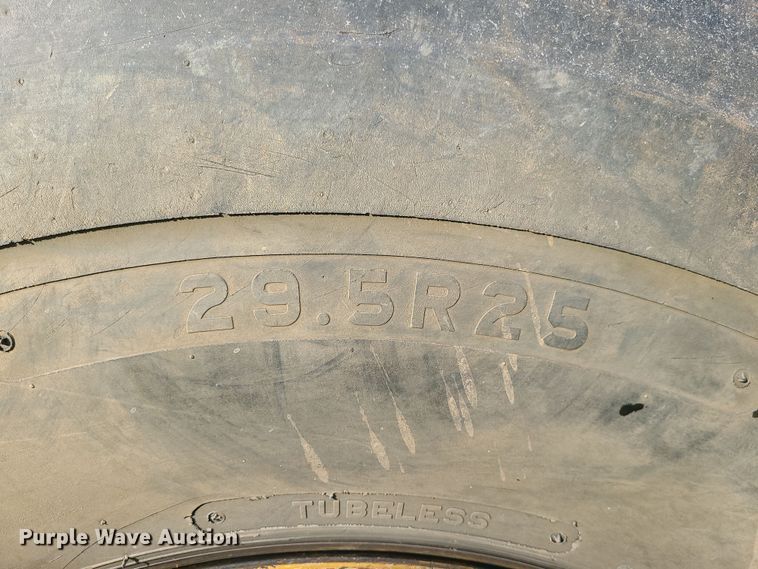 image for item LJ9300 2006 Caterpillar 615C Series II  elevating scraper