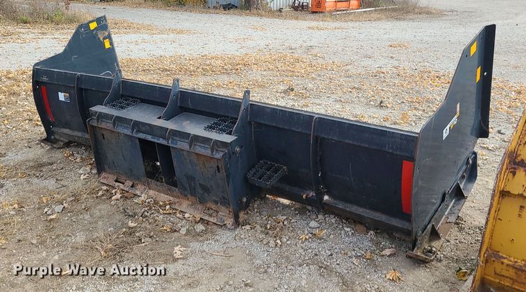 image for item LJ9307 John Deere SP10  skid steer snow pusher