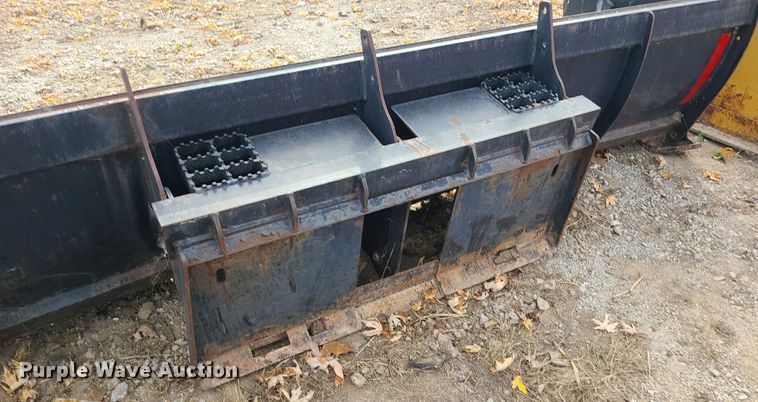 image for item LJ9307 John Deere SP10  skid steer snow pusher