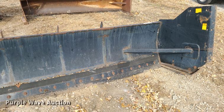 image for item LJ9307 John Deere SP10  skid steer snow pusher