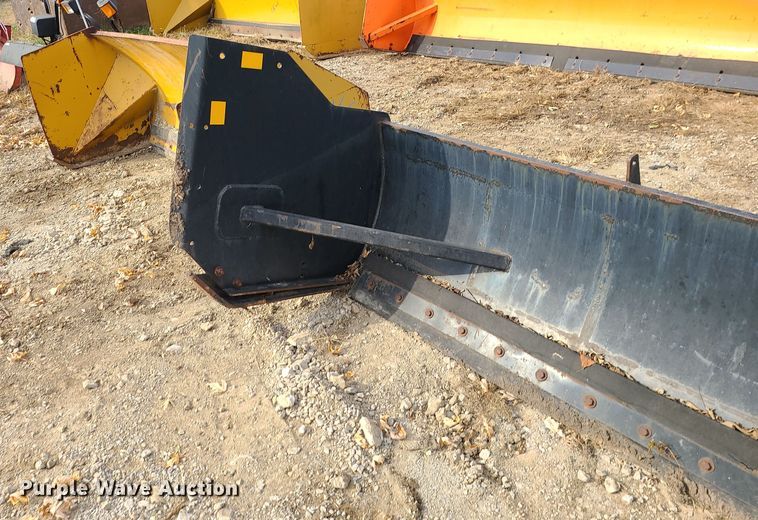 image for item LJ9307 John Deere SP10  skid steer snow pusher