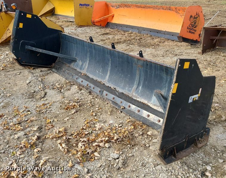 image for item LJ9307 John Deere SP10  skid steer snow pusher