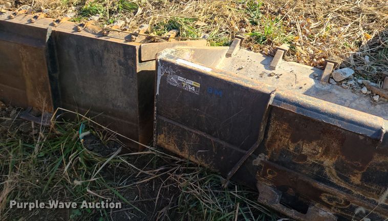 image for item LJ9311 86" W skid steer bucket