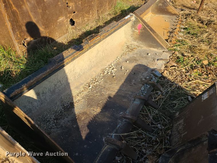 image for item LJ9312 84" W skid steer bucket