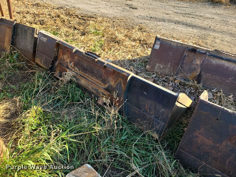 image for item LJ9312 84" W skid steer bucket