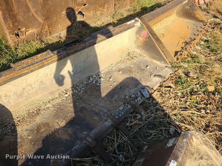 image for item LJ9312 84" W skid steer bucket