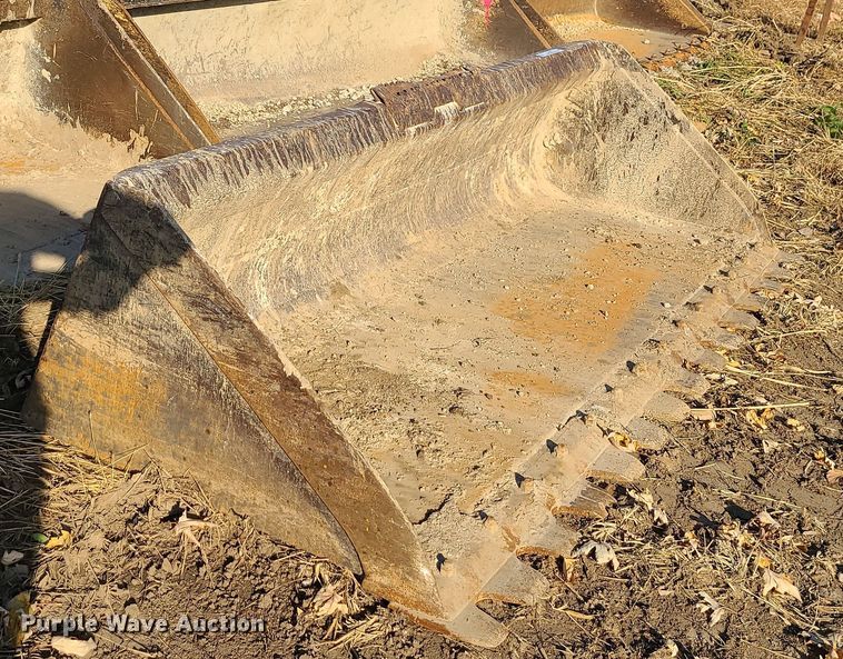 image for item LJ9313 84" W skid steer bucket