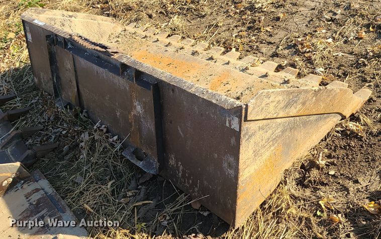 image for item LJ9313 84" W skid steer bucket