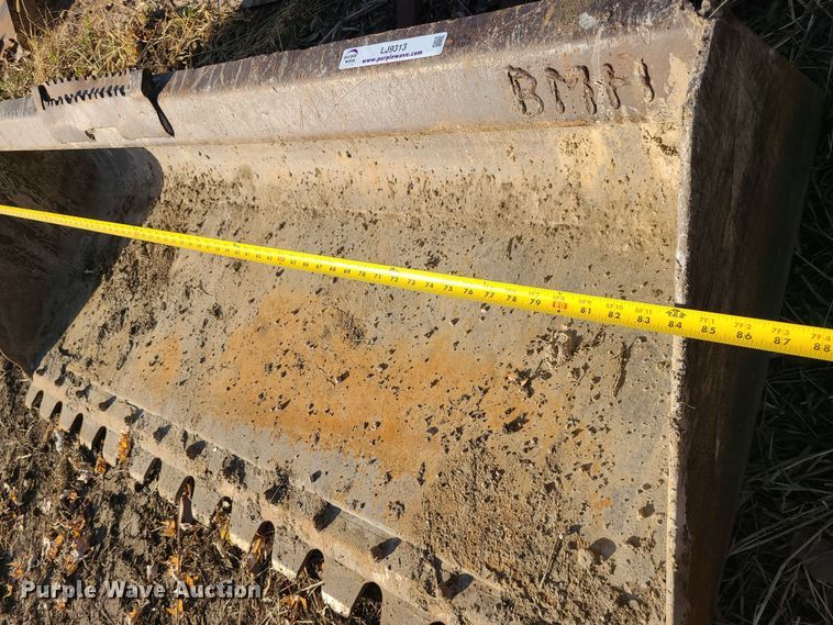 image for item LJ9313 84" W skid steer bucket