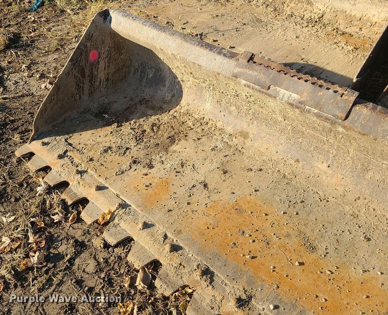 image for item LJ9313 84" W skid steer bucket