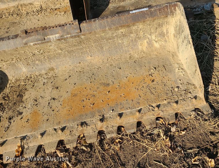 image for item LJ9313 84" W skid steer bucket