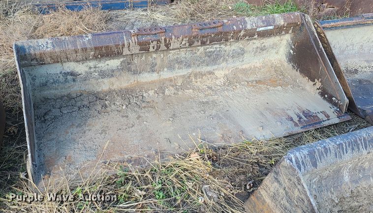 image for item LJ9315 84" W skid steer bucket