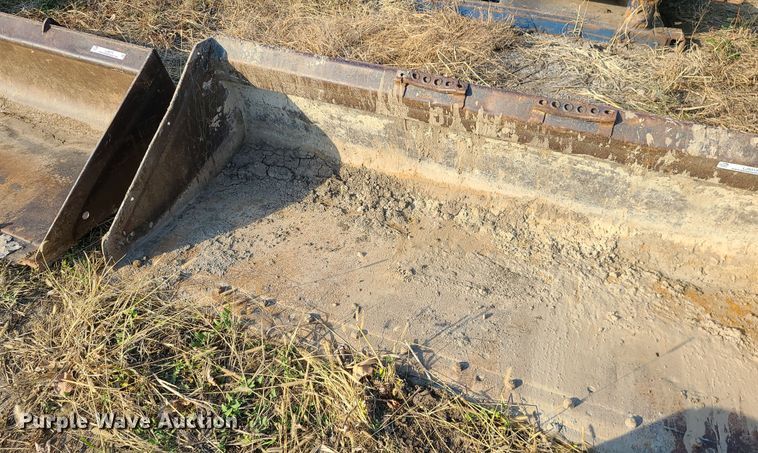 image for item LJ9315 84" W skid steer bucket