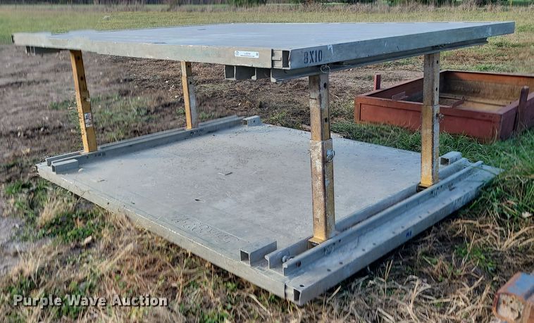 image for item LJ9319 Trench box