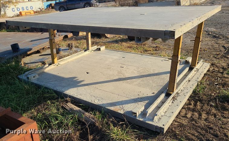 image for item LJ9319 Trench box