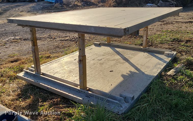 image for item LJ9319 Trench box