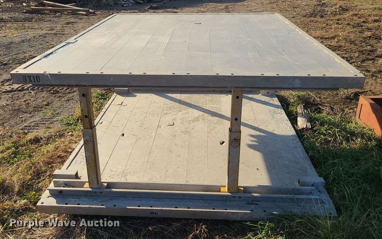 image for item LJ9319 Trench box