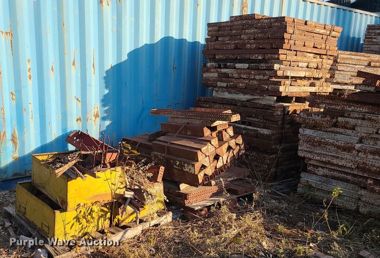 image for item LJ9324 Concrete forms