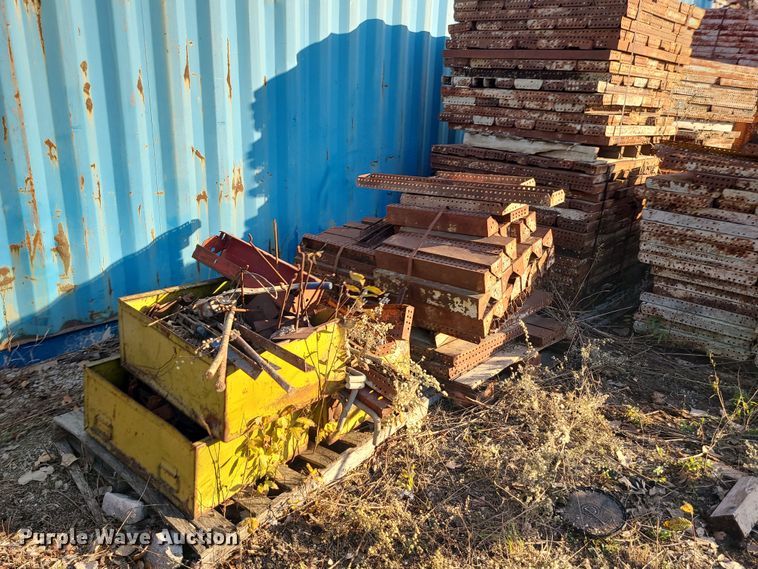 image for item LJ9324 Concrete forms