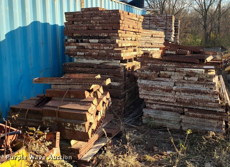 image for item LJ9324 Concrete forms