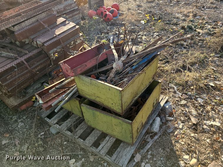 image for item LJ9324 Concrete forms