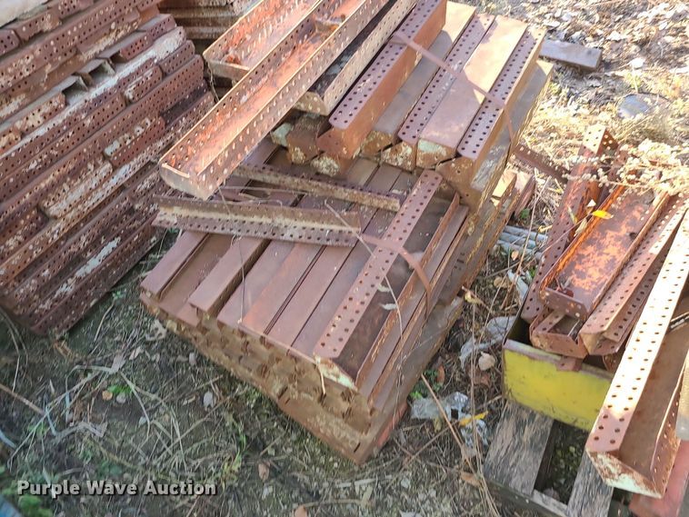 image for item LJ9324 Concrete forms