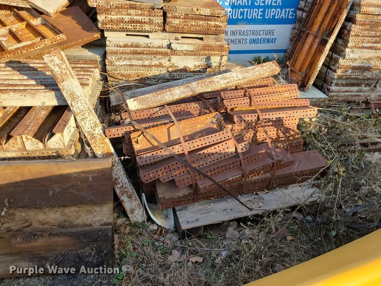 image for item LJ9324 Concrete forms