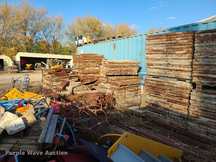 image for item LJ9324 Concrete forms