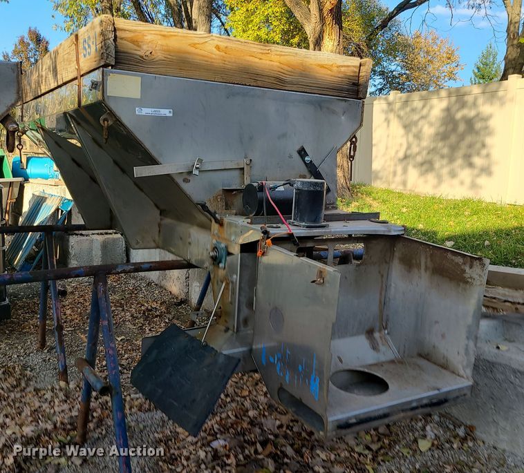 image for item LJ9325 American  spreader