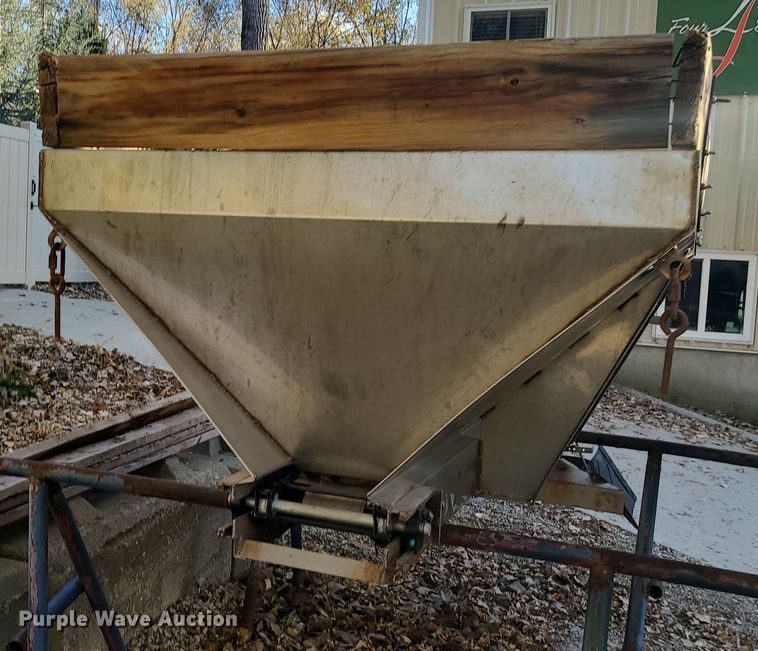 image for item LJ9325 American  spreader