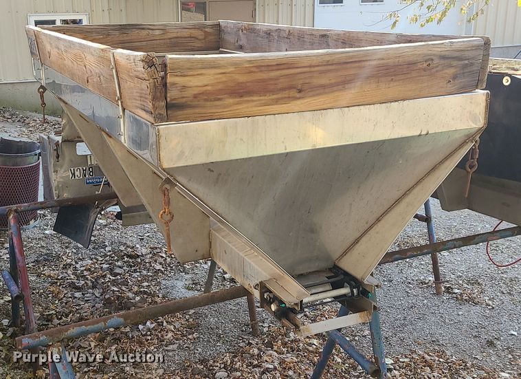 image for item LJ9325 American  spreader