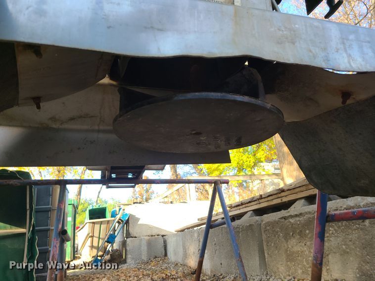 image for item LJ9325 American  spreader