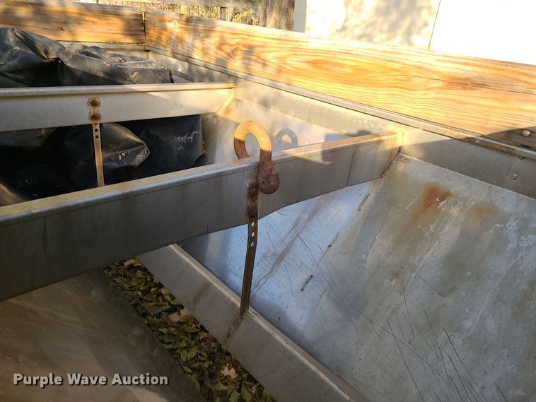 image for item LJ9325 American  spreader