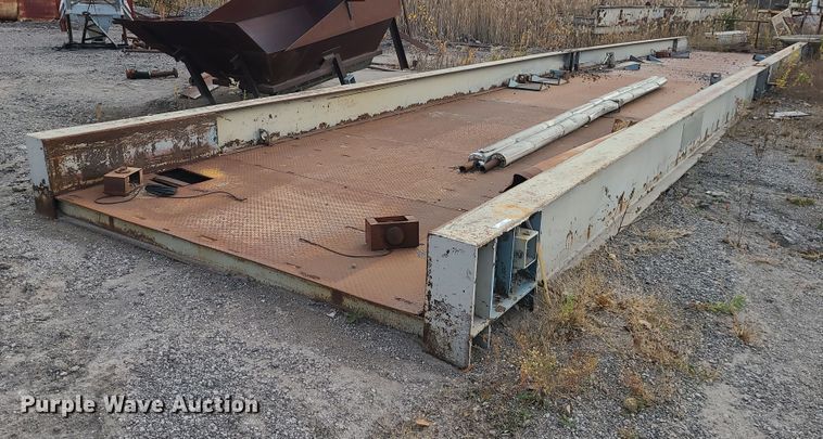 image for item LJ9336 Cardinal  scale frame