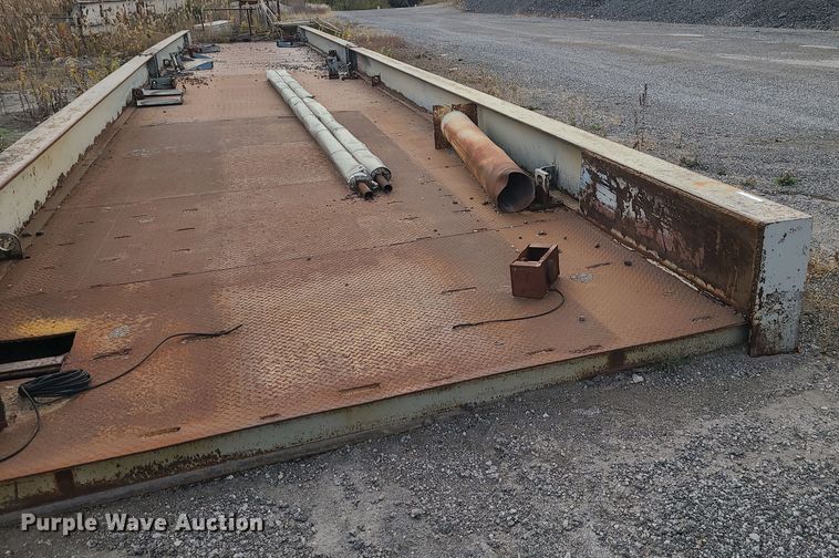 image for item LJ9336 Cardinal  scale frame