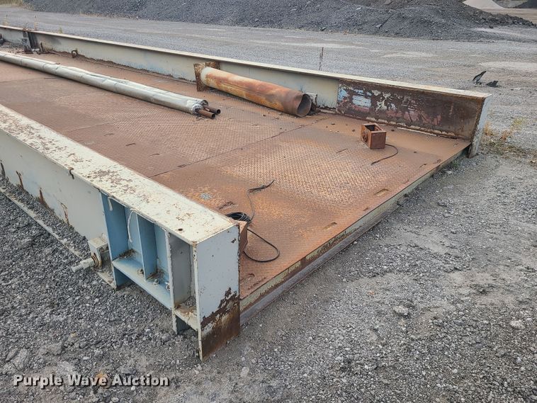 image for item LJ9336 Cardinal  scale frame